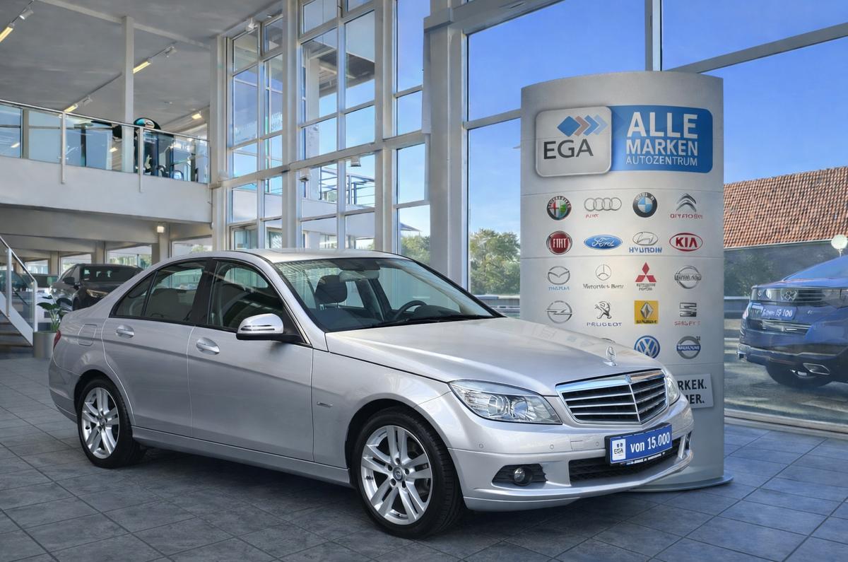 Mercedes-Benz C 180 GEPFLEGT*NAVI*KLIMAAUT*PTS VO*HI*SHZ